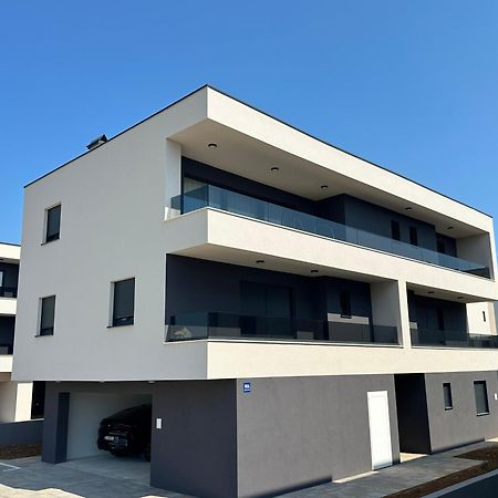 Apartments Harmony Hills Pula Bagian luar foto