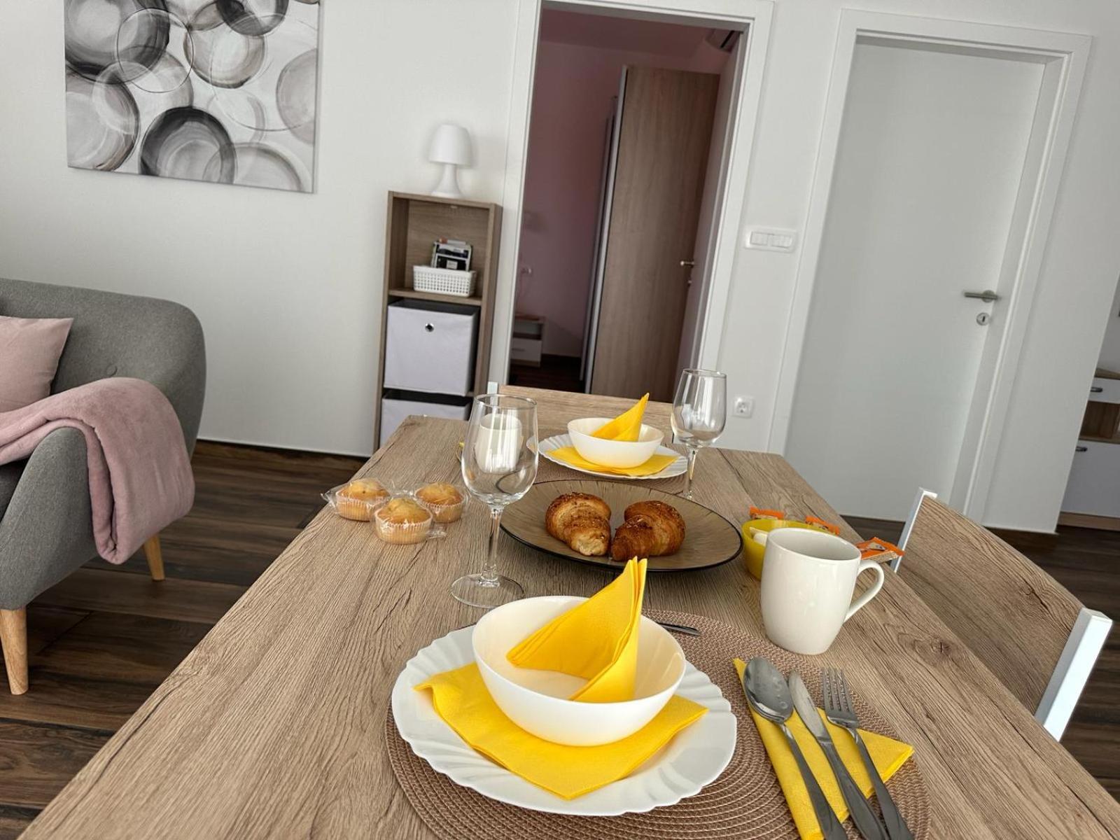 Apartments Harmony Hills Pula Bagian luar foto