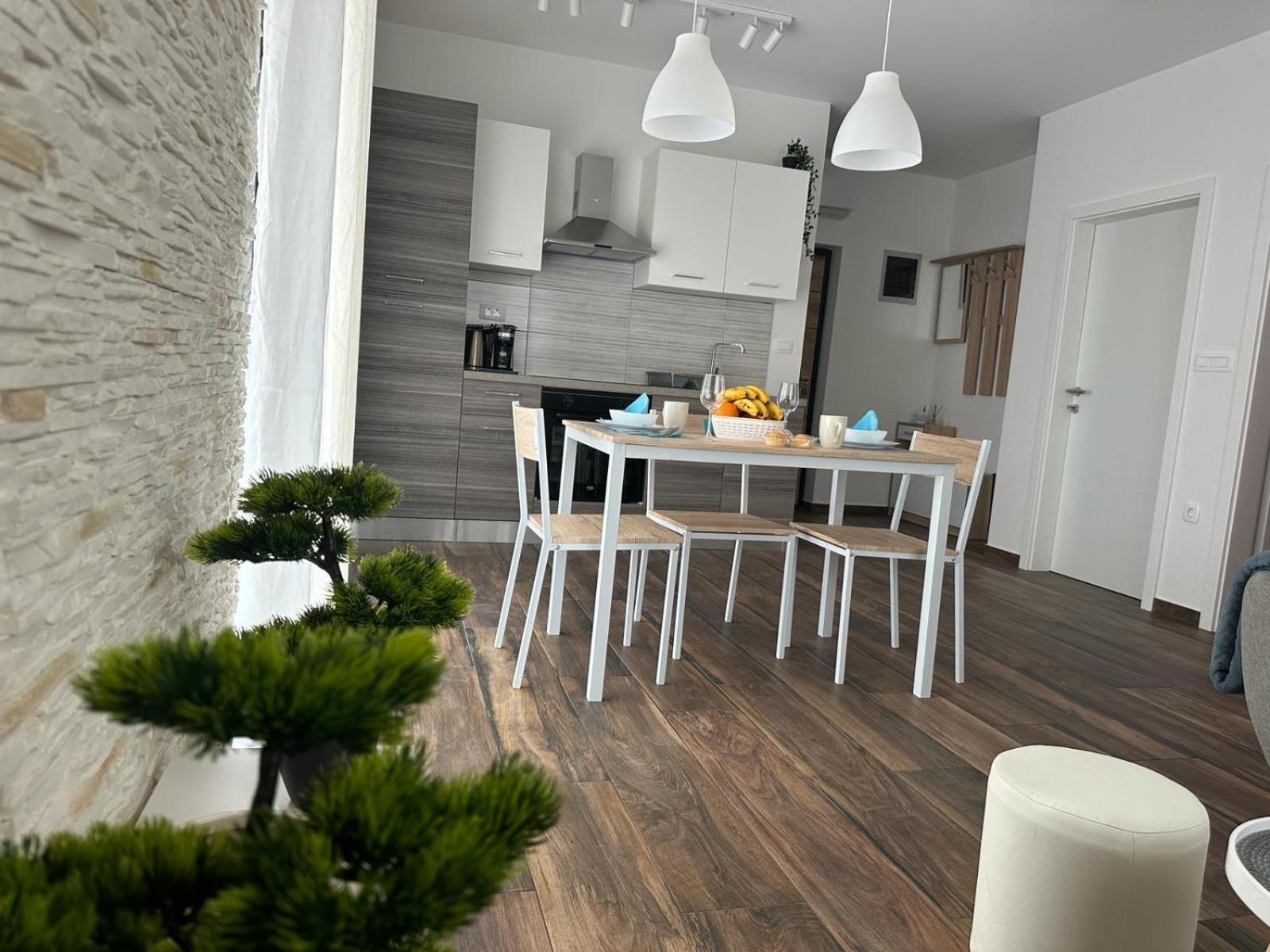 Apartments Harmony Hills Pula Bagian luar foto