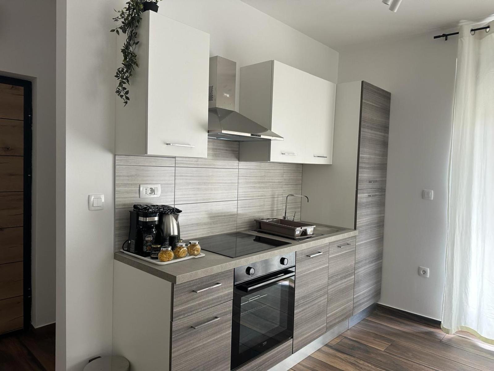 Apartments Harmony Hills Pula Bagian luar foto