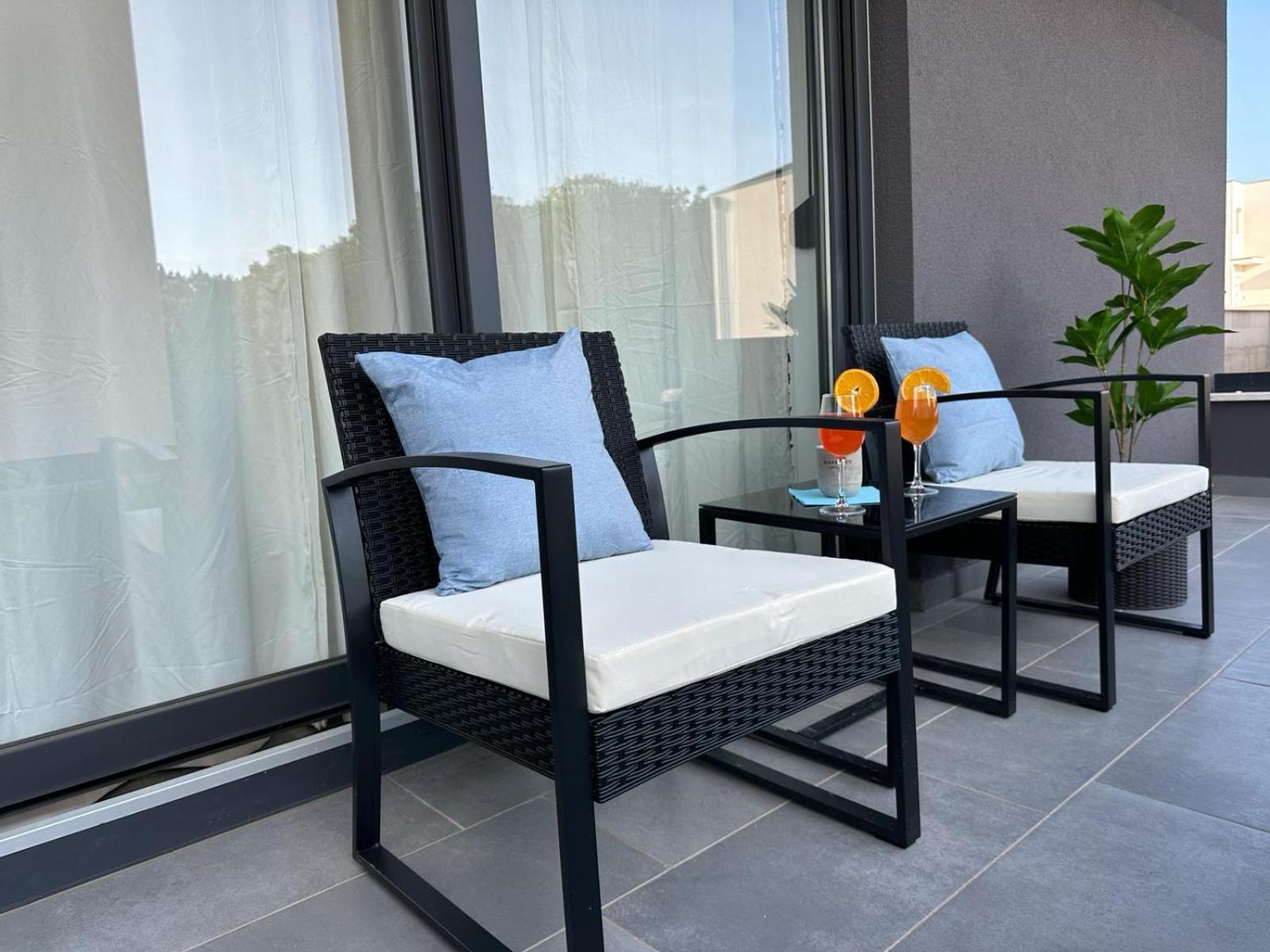 Apartments Harmony Hills Pula Bagian luar foto